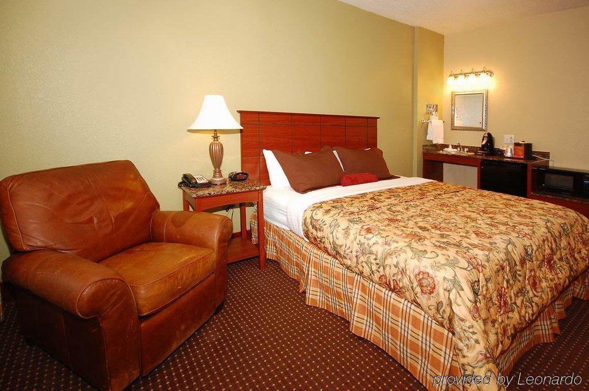 Best Western Plus Oklahoma City Yukon Room photo